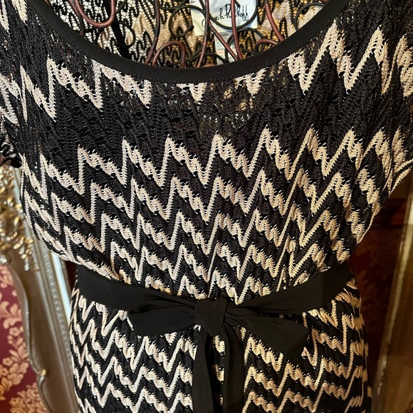 Joseph Ribkoff ladies dress - worn once. Has underdress also - Picture 2 of 6